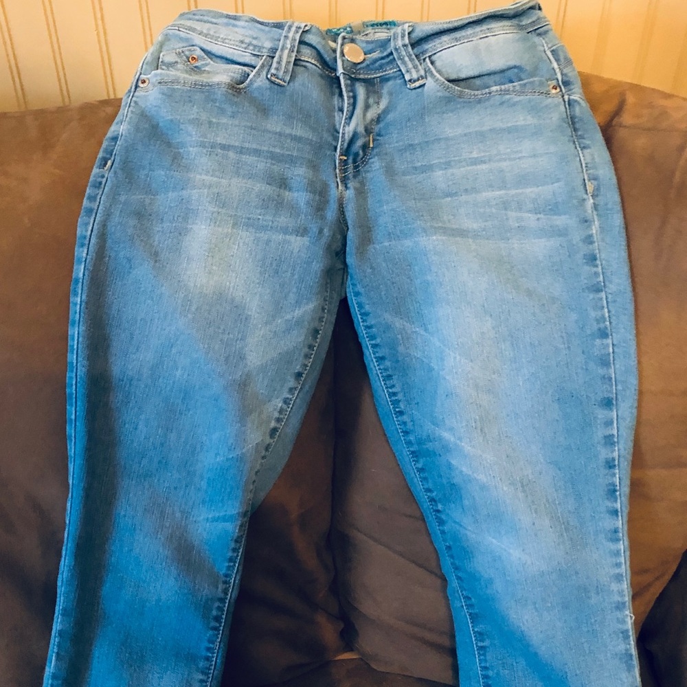 Wanna Betta Butt Jean Capris